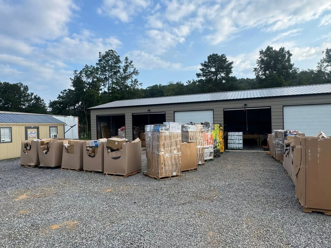 Customer collecting a pallet shipment