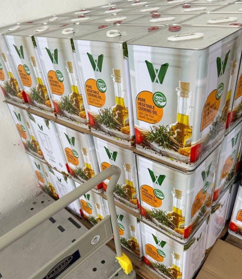 Fashion accessories packed in bulk cartons