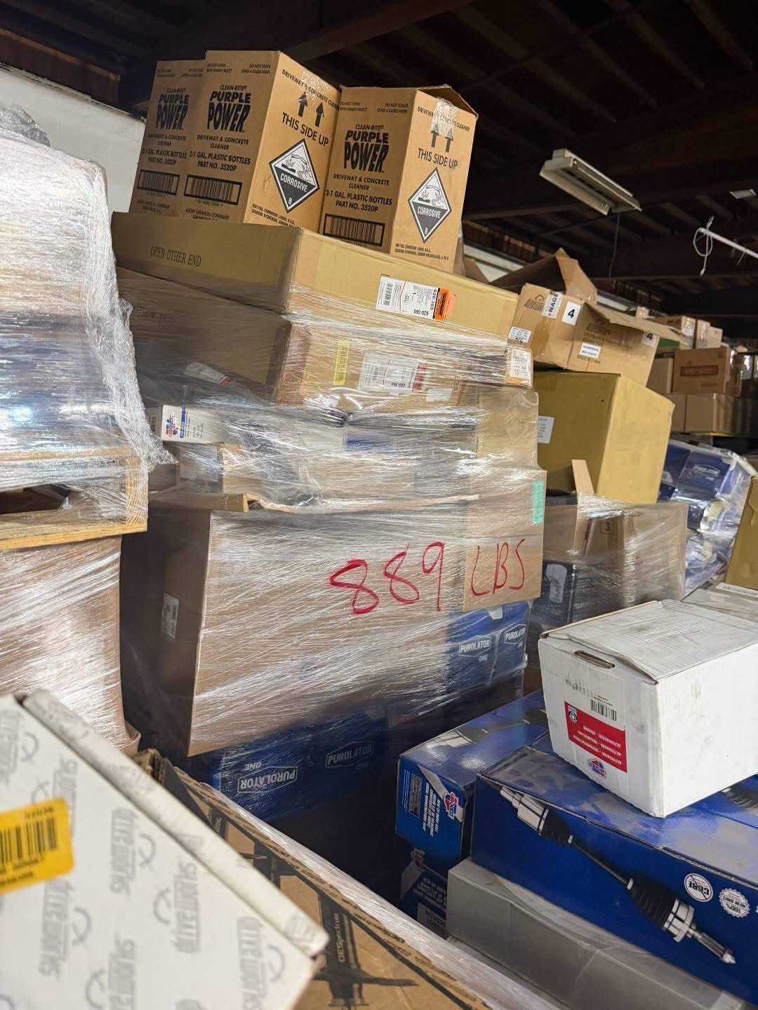 Customer collecting a pallet shipment