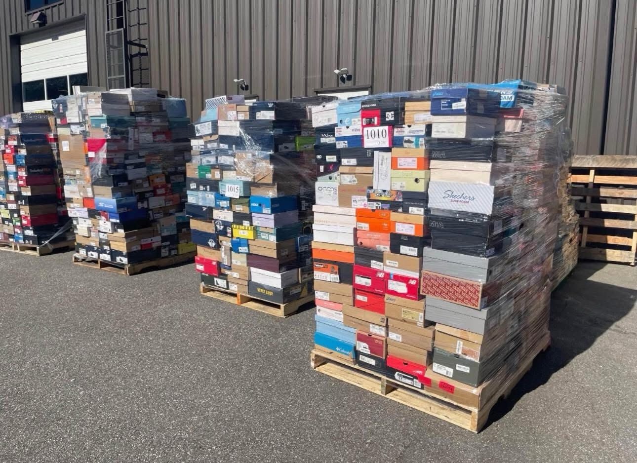 Wholesale electronics pallet in a warehouse