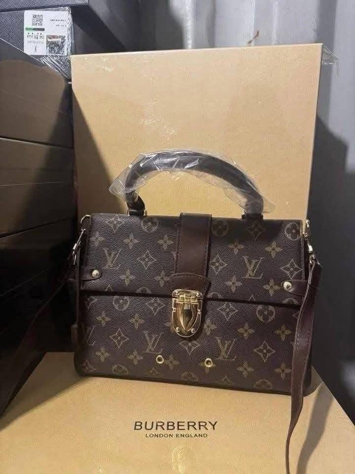 Branded Ladies Handbags Pallet – 200 Pieces Luxury Designer Bags Wholesale - Image 8