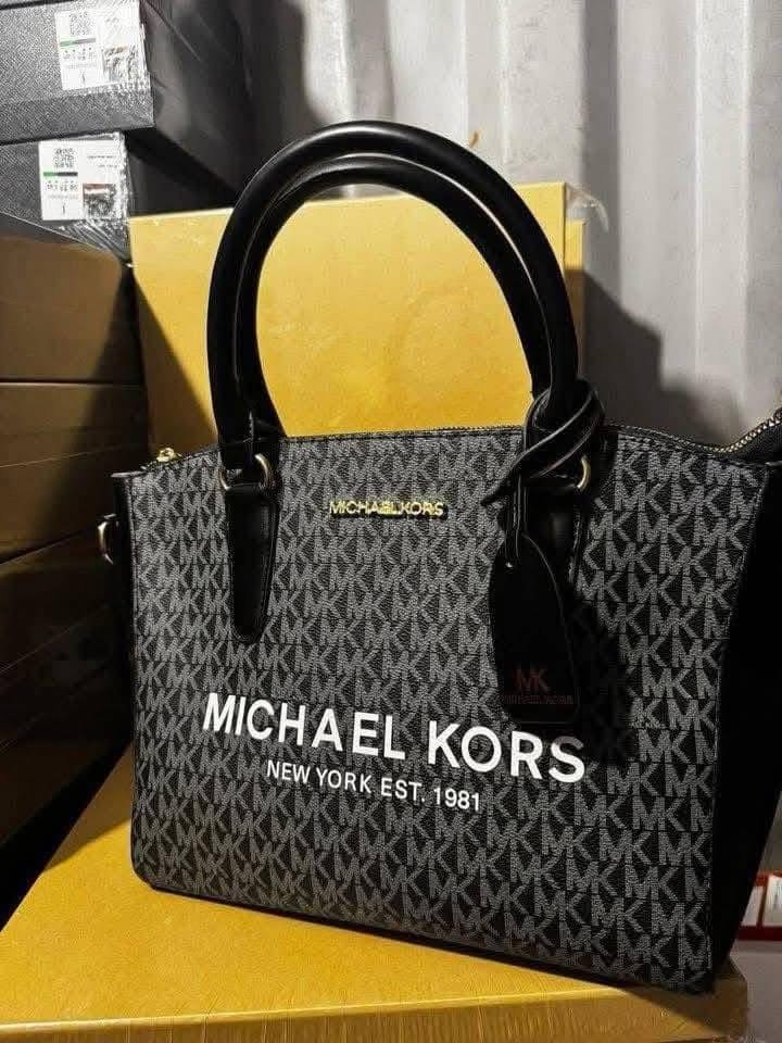 Branded Ladies Handbags Pallet – 200 Pieces Luxury Designer Bags Wholesale - Image 19