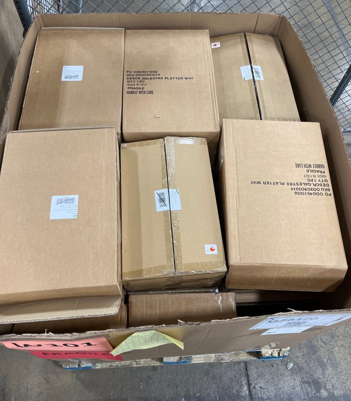 Assorted Large Table Top Plates: 85% Off Original Retail (G58170)