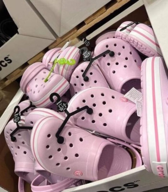Wholesale Crocs Liquidation Pallet (100–320 Pairs)